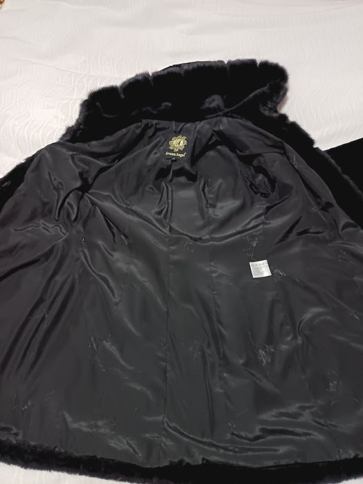 Продам шубу с капюшоном мутон с норкой