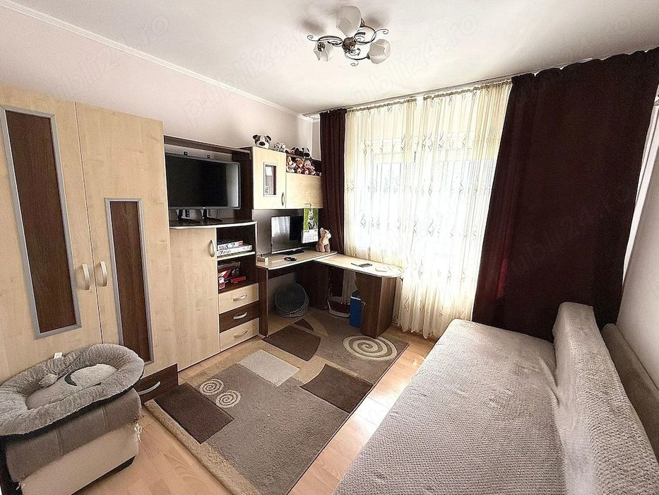 Apartament 2 camere Rogerius de vanzare