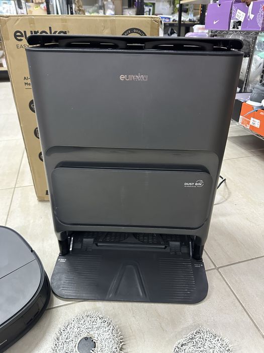 Aspirator robot EUREKA J12 Ultra cu funcție de mop - Negru