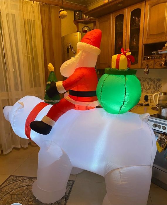 Дед мороз и Медведь Надувной