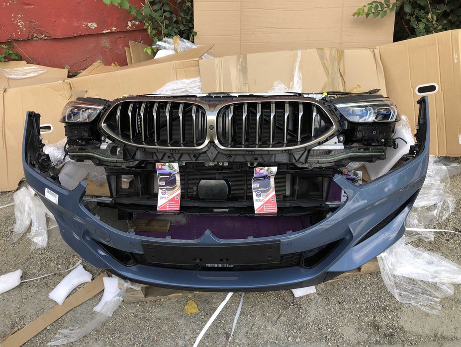BMW seria 8 - fata completa - far / trager / bara / capota / aripi etc