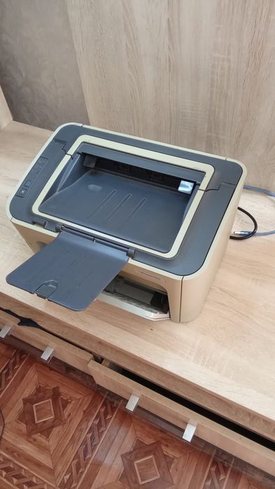 HP LaserJet P1505-рабочий лазерный принтер