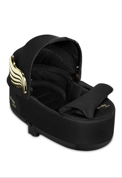 Cybex × Jeremy scott