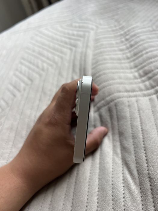 Продаю Iphone 14 без ремонта состояние идеал