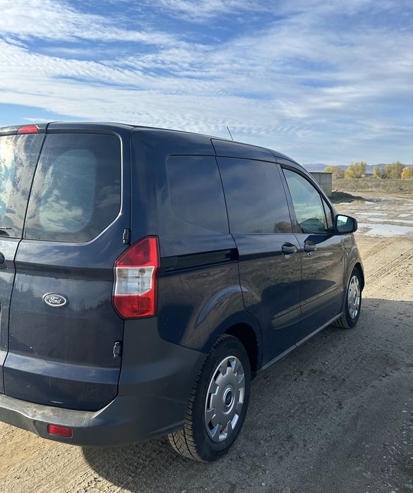 Vând Ford Transit Courier