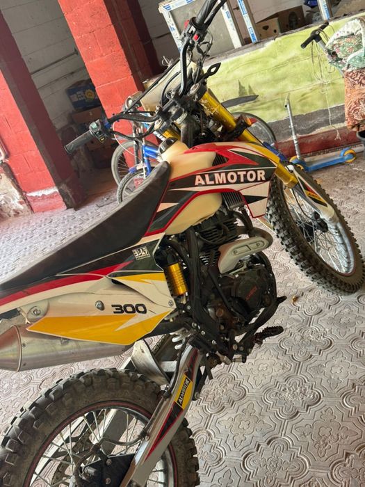 кроссовый мотоцикл