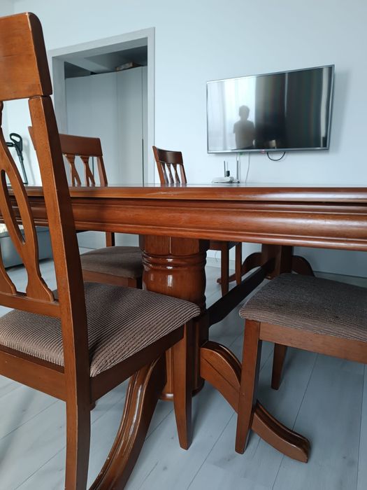 Стол в отличном состоянии