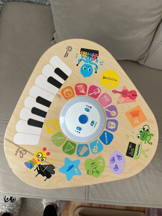 Музикална дървена масичка