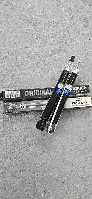 Продам амортизатор на весту кросс