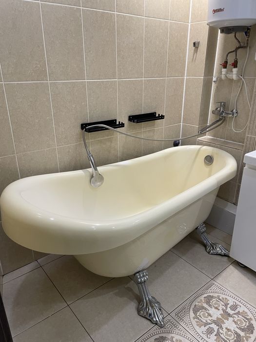 Ванна на ножках..