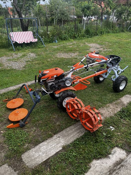 Motocultor 7 cp merge foarte bine