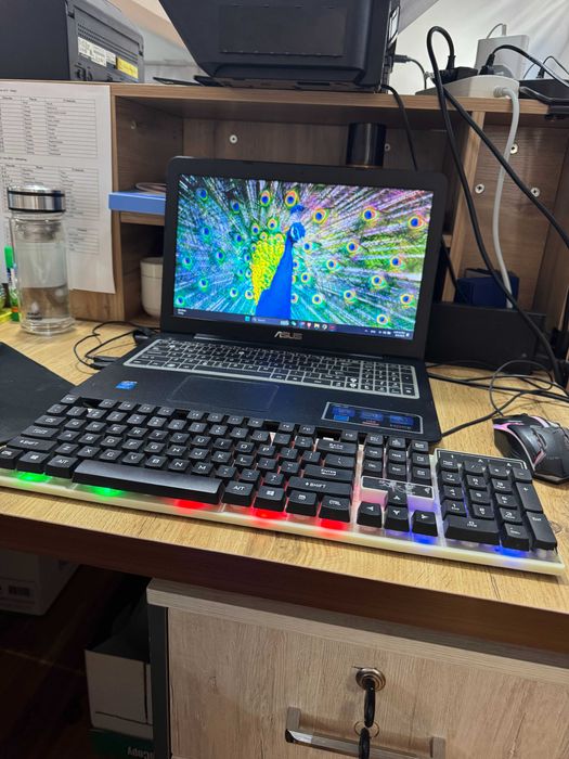 ASUS noutbuk — Intel Core i5, 8GB RAM, 1TB xotira, AMD R5 M240