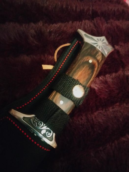 Масивен американски ловен нож