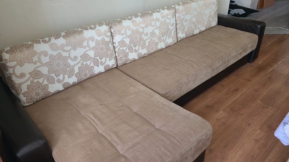 Диван угловой б/у