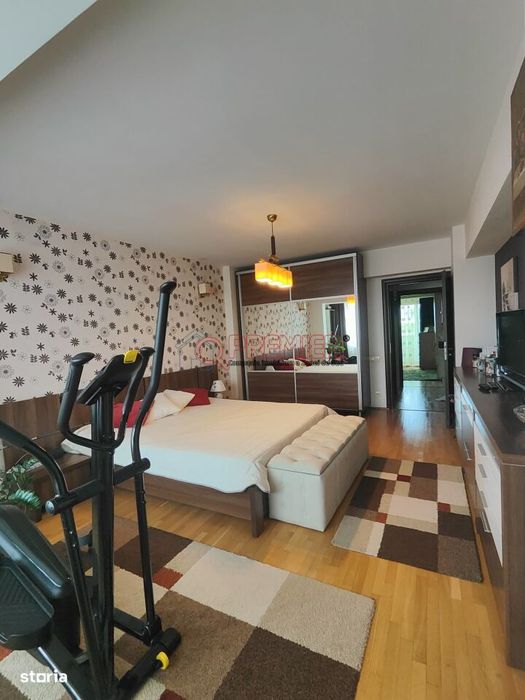 EROII REVOLUTIEI - Metrou - 3 camere