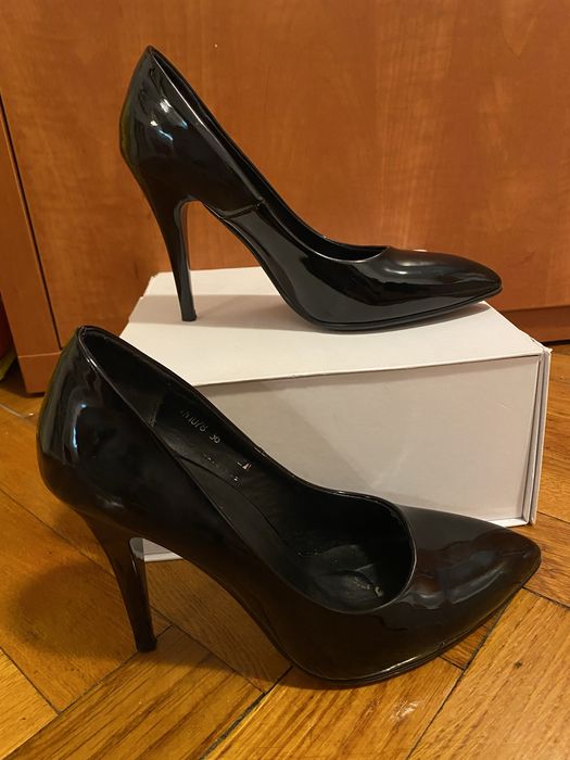 Pantofi de lac cu toc 36