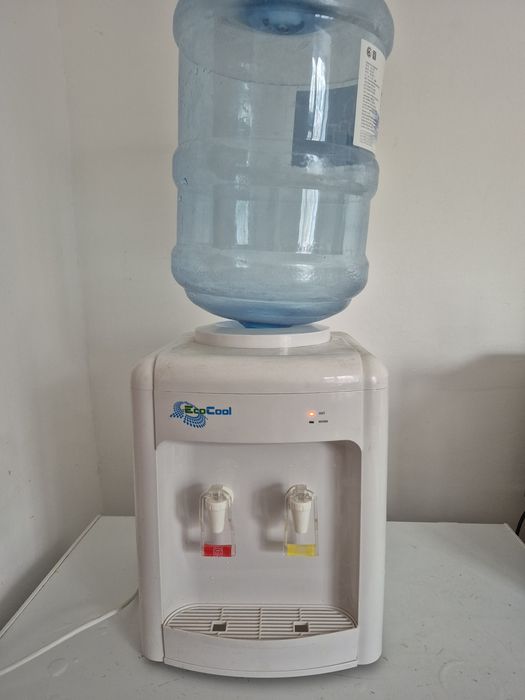 Кулер для воды новый