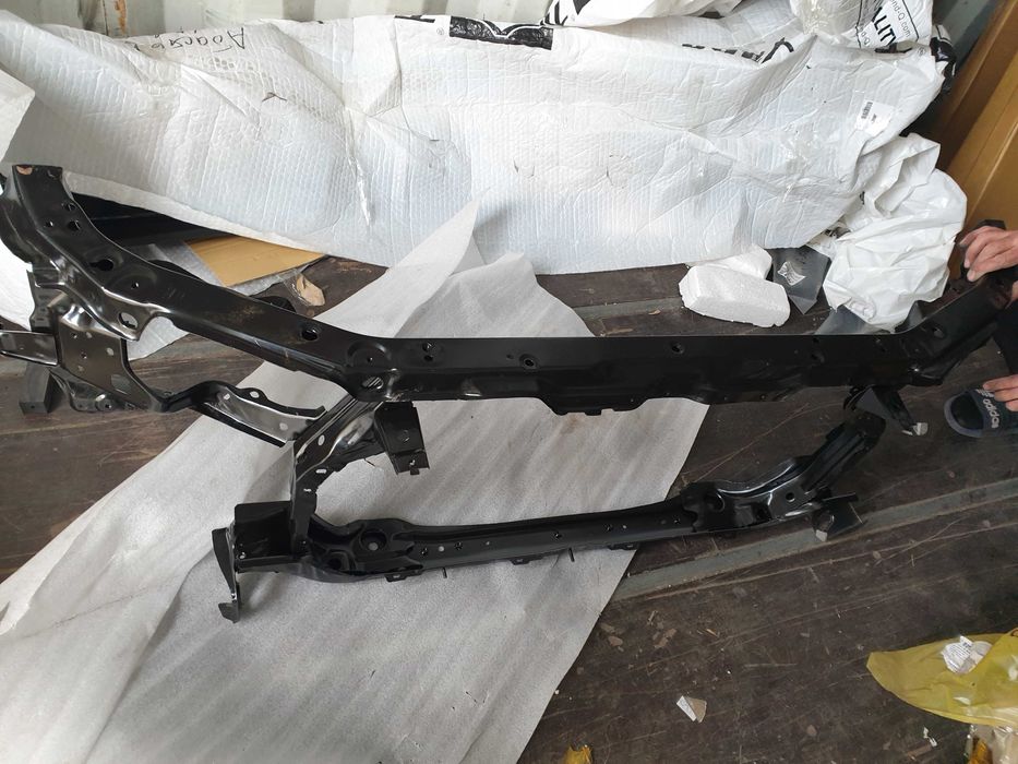 Суппорт радиатора (телевизор) Toyota Camry 20-25