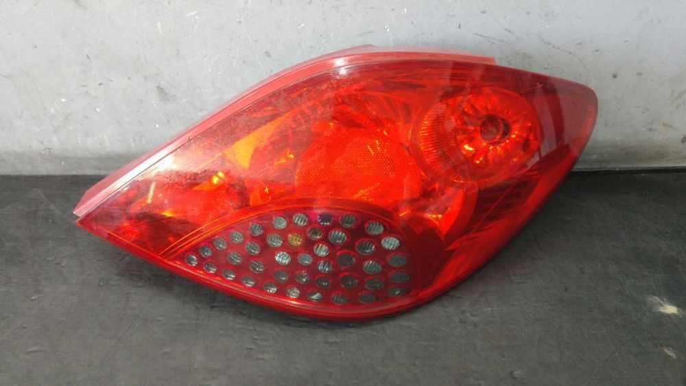Stop tripla lampa dreapta peugeot 207 hatchback wa wc 9649986580