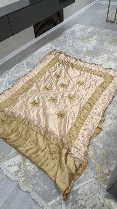 Продаются корпешки, разные одеяла.