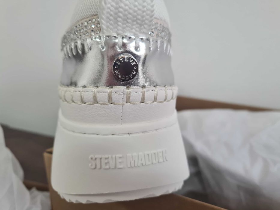 Продавам нови маркови спортни обувки 41 номер.