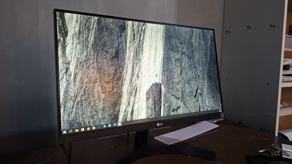 22 lik LG monitor yaxahi holatda! Монитор LG 22  в хорошем состо