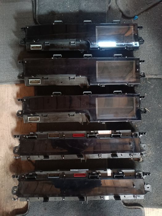 Ceas bord Scenic2 tablou bord Renault Scenic2 Fluence Megane3 Megane2 Clio3 Laguna2 digital nonfacelift facelift Fluence Megane3 Koleos Clio3 Megane2