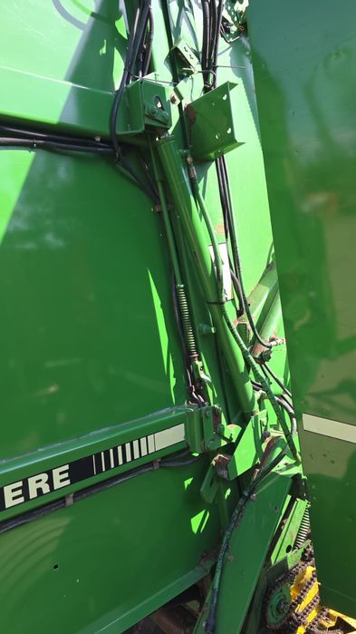 Пресс подборщик JOHN DEERE 550