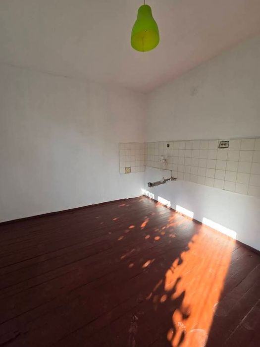 Продава се Етаж от къща в Кюстендил, Център - 84 кв.м за 858 €/кв.м - Снимка #3