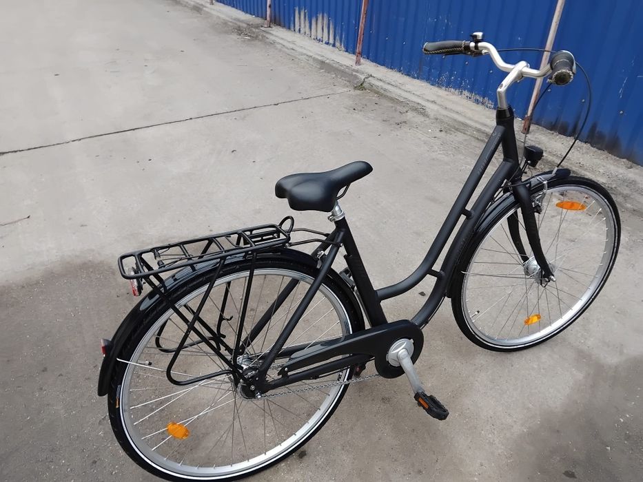 Vând bicicleta din aluminiu pentru damă