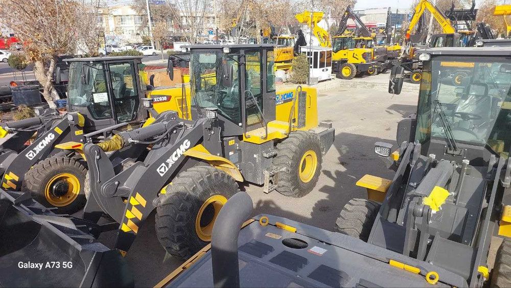 На складе !  Сотилади Погрузчик  2,1  кубовый XCMG XC938 рыч дл стрел