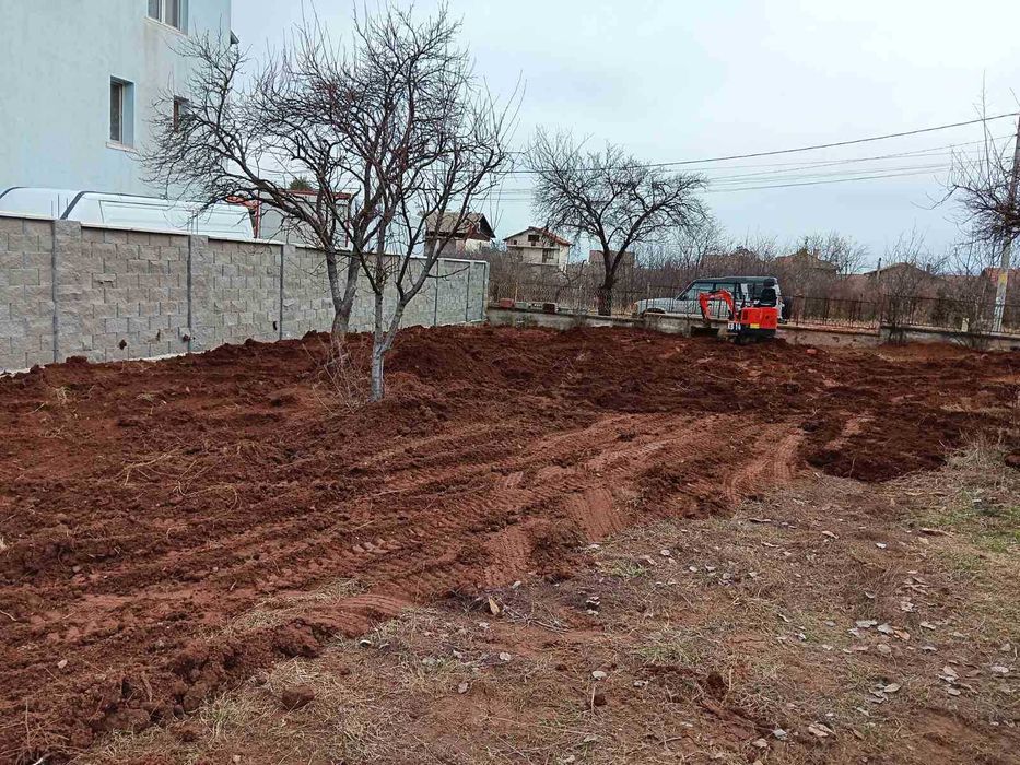 Предлагам услуги с багерче