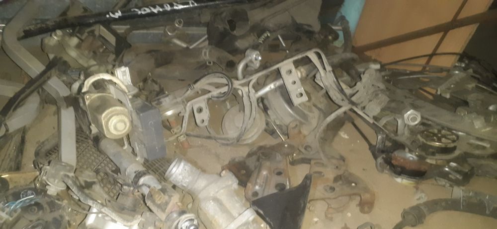 Запчасти  мазда 626 кронос б.у