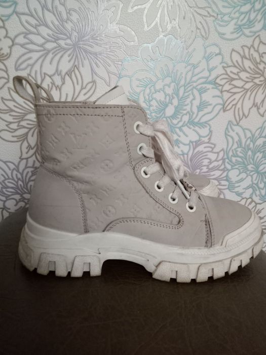 Ботинки на осень весну размер 33