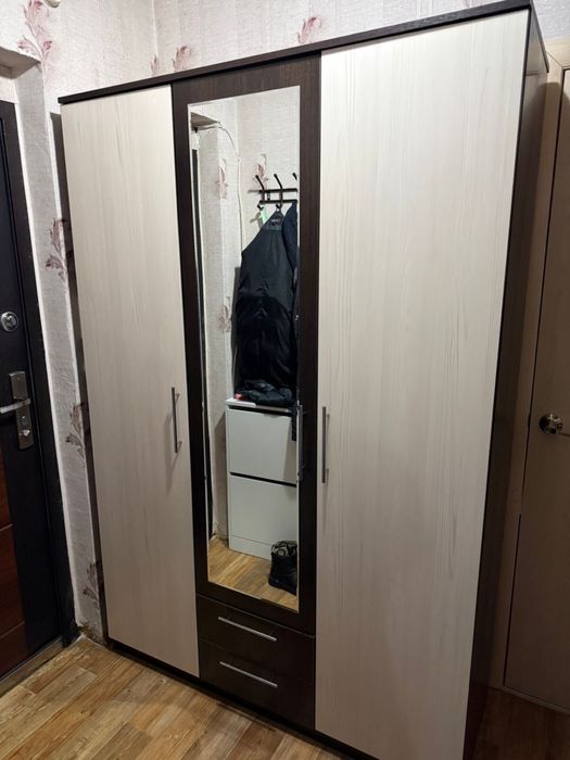 Шкаф плательный