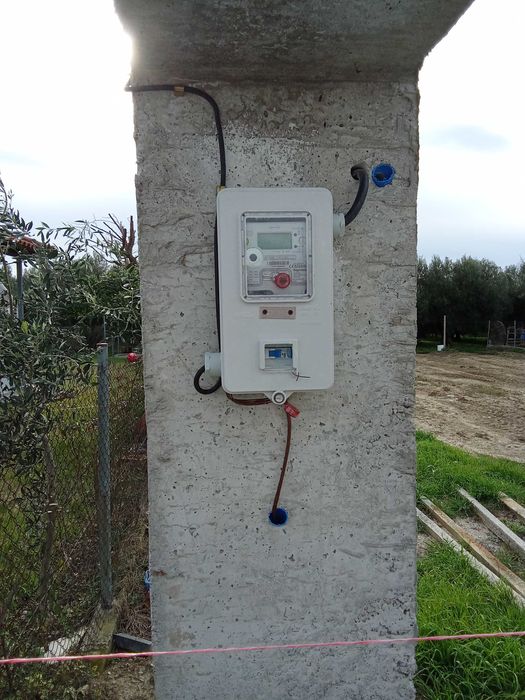 Самостоятелен парцел в Кариани -6000 евро годишно.