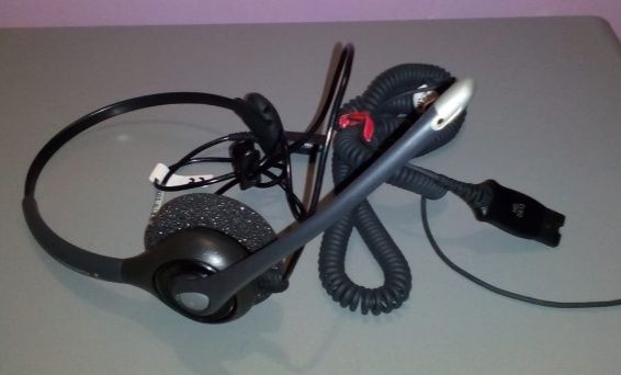 Новая Телефонная гарнитура Plantronics наушники и микрофон!