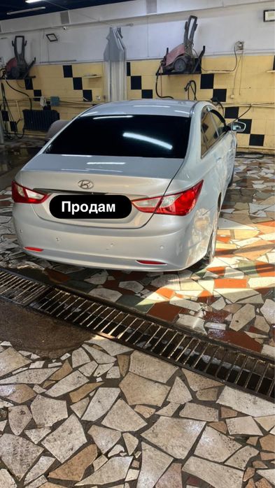 Hyundai Sonata 2011