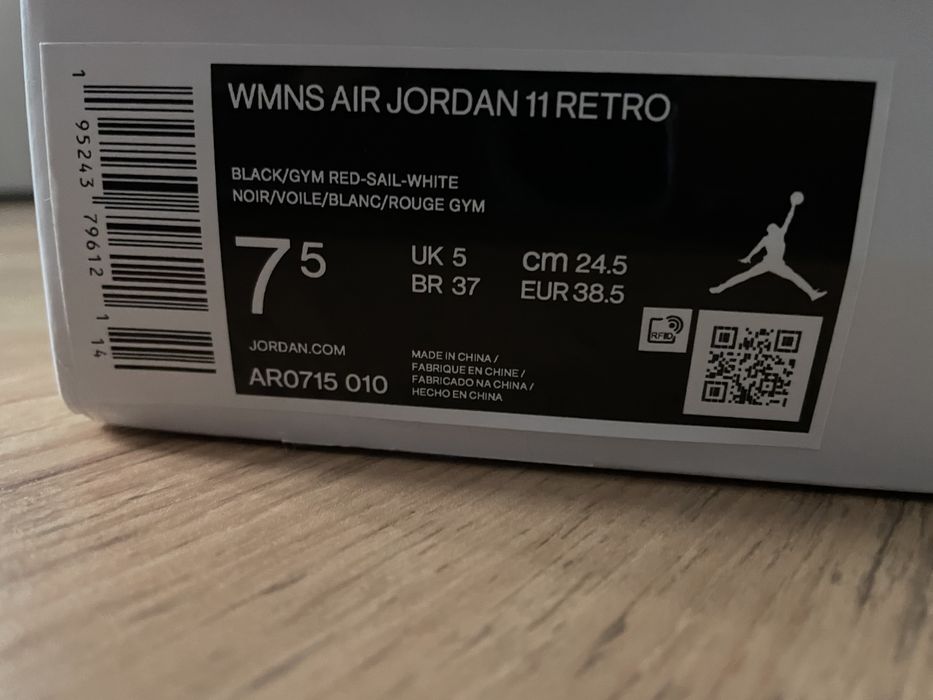 Adidași Jordan 11 Retro