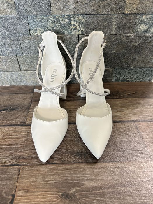 Бели токчета размер 40