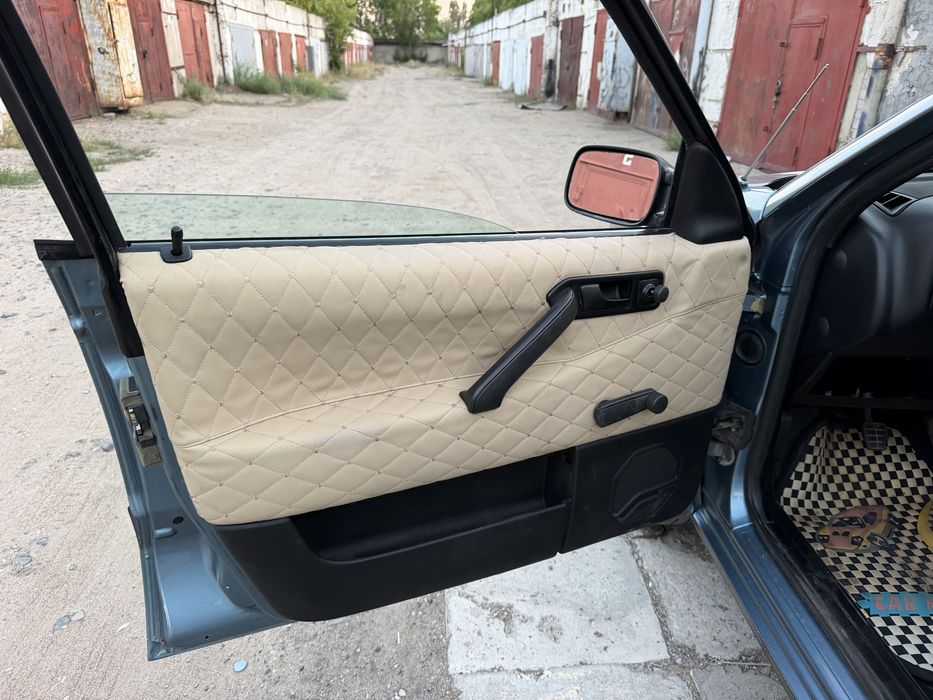 Обшивки дверей VW passat b3