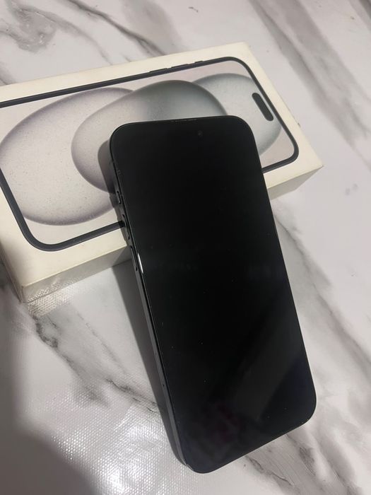 iPhone 15 plus black titan