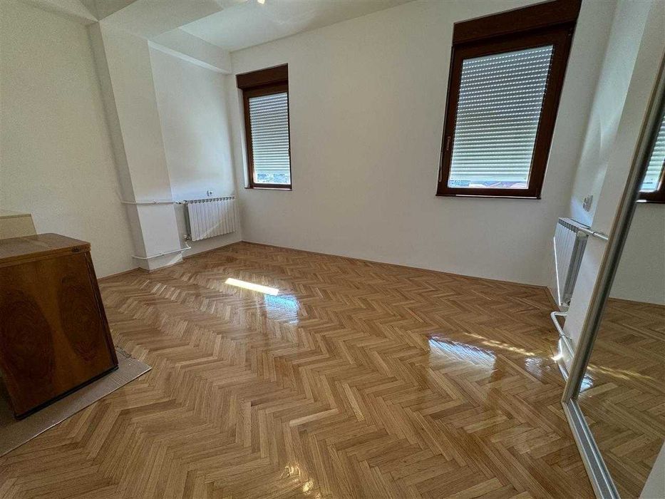 Дава се под наем Двустаен апартамент в Пловдив, Младежки Хълм - 61 кв.м за 214.2 € - Снимка #9