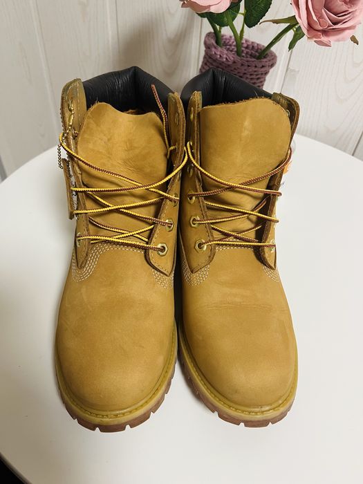 Timberland 6-inch premium дамски боти естествен набук