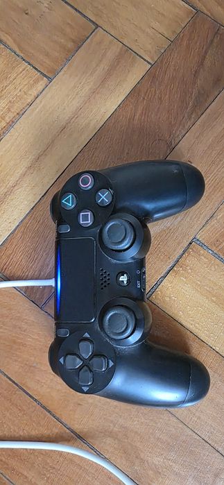 Playstation 4 Slim + Controller