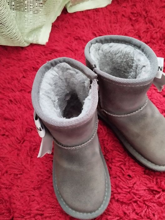 Продам уги зима на девочку