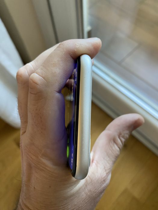 Iphone 11 64gb в перфектно състояние