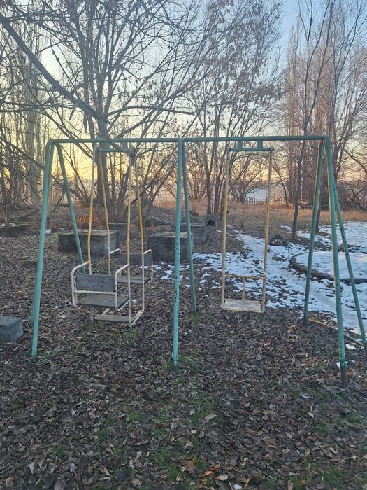 Качели железныее