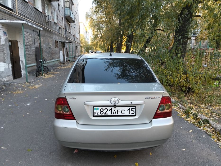 Тойота королла 2005
