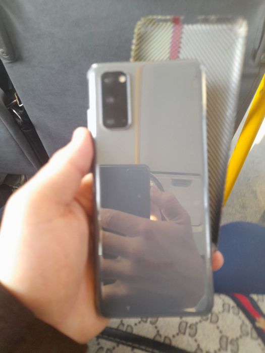 Samsung S20 5G tiniq usta kormagan telefon srochna pul kerak